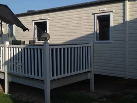 Hayling Island Holiday Park - Meadow Bay Villages - Holiday Accommodation 14426 - Hampshire - 1185524 - thumbnail photo 3
