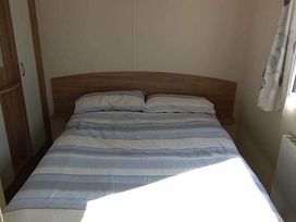 Hayling Island Holiday Park - Meadow Bay Villages - Holiday Accommodation 14426 - Hampshire - 1185524 - thumbnail photo 11