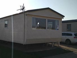 Hayling Island Holiday Park - Meadow Bay Villages - Holiday Accommodation 14426 - Hampshire - 1185524 - thumbnail photo 13