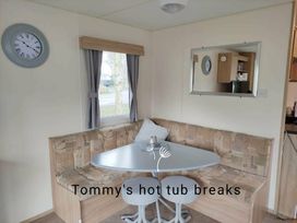 Tattershall Lakes Country Park - Holiday Accommodation 14487 - Lincolnshire - 1185539 - thumbnail photo 6