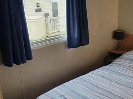 Cayton Bay Caravan Park - Holiday Accommodation 14501 - North Yorkshire (incl. Whitby) - 1185540 - thumbnail photo 8