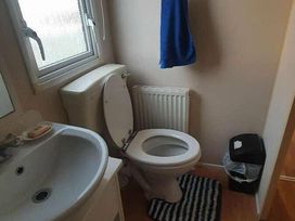 Cayton Bay Caravan Park - Holiday Accommodation 14501 - North Yorkshire (incl. Whitby) - 1185540 - thumbnail photo 13