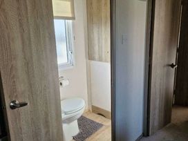 Blue Dolphin Holiday Park - Holiday Accommodation 14510 - North Yorkshire (incl. Whitby) - 1185542 - thumbnail photo 15