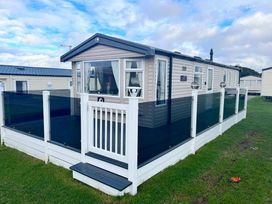 Cayton Bay Caravan Park - Holiday Accommodation 14637 - North Yorkshire (incl. Whitby) - 1185569 - thumbnail photo 3
