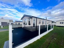 Cayton Bay Caravan Park - Holiday Accommodation 14637 - North Yorkshire (incl. Whitby) - 1185569 - thumbnail photo 4