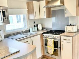 Marton Mere Holiday Village - Holiday Accommodation 14641 - Lake District - 1185571 - thumbnail photo 10