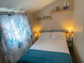 Trecco Bay - Holiday Accommodation 14656 - Somerset & Wiltshire - 1185573 - thumbnail photo 7