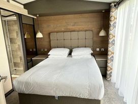 Devon Cliffs Holiday Park - Holiday Accommodation 14661 - Devon - 1185575 - thumbnail photo 12