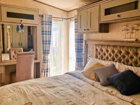 Greenacres Holiday Park - Holiday Accommodation 14673 - North Wales - 1185577 - thumbnail photo 9