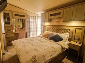 Greenacres Holiday Park - Holiday Accommodation 14673 - North Wales - 1185577 - thumbnail photo 12