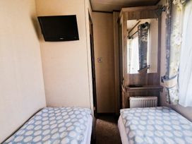 Greenacres Holiday Park - Holiday Accommodation 14673 - North Wales - 1185577 - thumbnail photo 17