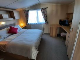 Hopton Holiday Village - Holiday Accommodation 14720 - Suffolk & Essex - 1185583 - thumbnail photo 3