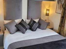 Woodlands Park - Holiday Accommodation 14734 - Mid Wales - 1185586 - thumbnail photo 12