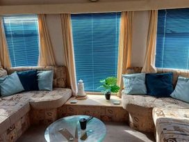 Bryn Morfa - Holiday Accommodation 14735 - North Wales - 1185587 - thumbnail photo 9