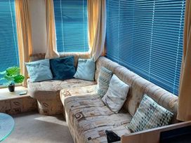 Bryn Morfa - Holiday Accommodation 14735 - North Wales - 1185587 - thumbnail photo 10