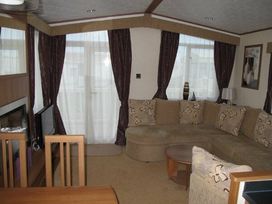 Kingfisher Caravan Park - Holiday Accommodation 1475 - Lincolnshire - 1185594 - thumbnail photo 2