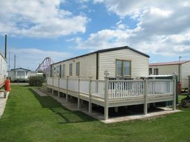 Kingfisher Caravan Park - Holiday Accommodation 1475 - Lincolnshire - 1185594 - thumbnail photo 11