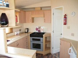 Kingfisher Caravan Park - Holiday Accommodation 1481 - Lincolnshire - 1185609 - thumbnail photo 2