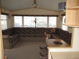 Kingfisher Caravan Park - Holiday Accommodation 1481 - Lincolnshire - 1185609 - thumbnail photo 3