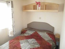 Kingfisher Caravan Park - Holiday Accommodation 1481 - Lincolnshire - 1185609 - thumbnail photo 4