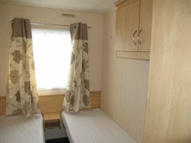 Kingfisher Caravan Park - Holiday Accommodation 1481 - Lincolnshire - 1185609 - thumbnail photo 6