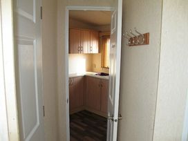 Kingfisher Caravan Park - Holiday Accommodation 1481 - Lincolnshire - 1185609 - thumbnail photo 7