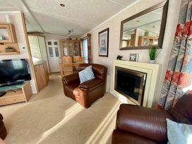 Greenacres Holiday Park - Holiday Accommodation 14817 - North Wales - 1185611 - thumbnail photo 3