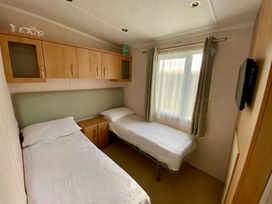 Greenacres Holiday Park - Holiday Accommodation 14817 - North Wales - 1185611 - thumbnail photo 8