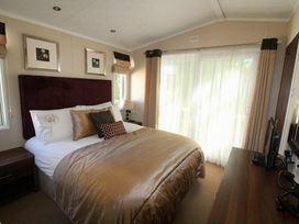 Hoburne Bashley - Holiday Accommodation 1482 - Hampshire - 1185612 - thumbnail photo 2