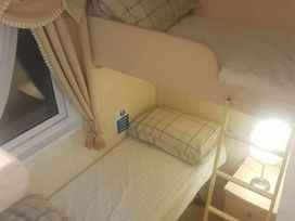 Lydstep Beach - Holiday Accommodation 1489 - South Wales - 1185627 - thumbnail photo 10