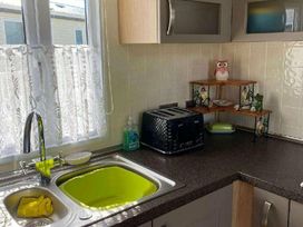 Lido Beach Holiday Park - Holiday Accommodation 14905 - North Wales - 1185631 - thumbnail photo 7
