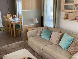 Lido Beach Holiday Park - Holiday Accommodation 14905 - North Wales - 1185631 - thumbnail photo 8