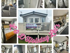 Primrose Valley Holiday Park - Holiday Accommodation 14970 - North Yorkshire (incl. Whitby) - 1185649 - thumbnail photo 13