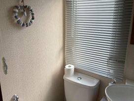 Lido Beach Holiday Park - Holiday Accommodation 14973 - North Wales - 1185650 - thumbnail photo 13