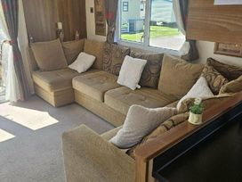 Happy Days Caravan Park - Holiday Accommodation 15007 - North Wales - 1185658 - thumbnail photo 6
