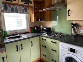Tingdene North Denes Caravan Park - Holiday Accommodation 15010 - Suffolk & Essex - 1185660 - thumbnail photo 2