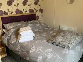 Tingdene North Denes Caravan Park - Holiday Accommodation 15010 - Suffolk & Essex - 1185660 - thumbnail photo 5