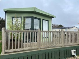 Tingdene North Denes Caravan Park - Holiday Accommodation 15010 - Suffolk & Essex - 1185660 - thumbnail photo 8