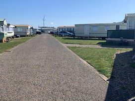 Tingdene North Denes Caravan Park - Holiday Accommodation 15010 - Suffolk & Essex - 1185660 - thumbnail photo 12