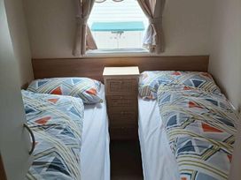 Lyons Winkups and Primrose - Holiday Accommodation 15013 - North Wales - 1185662 - thumbnail photo 8