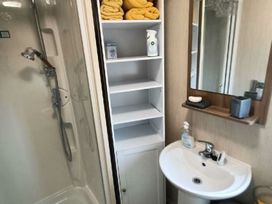 Lyons Winkups and Primrose - Holiday Accommodation 15013 - North Wales - 1185662 - thumbnail photo 19