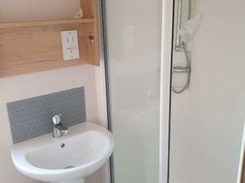 Trecco Bay - Holiday Accommodation 15018 - Somerset & Wiltshire - 1185663 - thumbnail photo 3