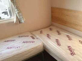 Trecco Bay - Holiday Accommodation 15018 - Somerset & Wiltshire - 1185663 - thumbnail photo 5