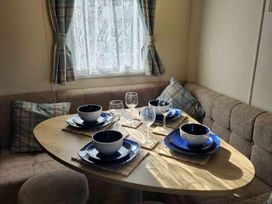 Broadland Sands - Holiday Accommodation 15063 - Suffolk & Essex - 1185670 - thumbnail photo 4