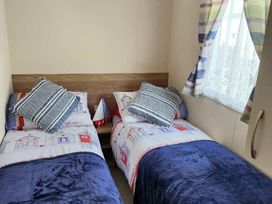 Broadland Sands - Holiday Accommodation 15063 - Suffolk & Essex - 1185670 - thumbnail photo 8