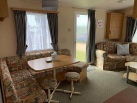 Sundowner Holiday Park - Holiday Accommodation 15072 - Norfolk - 1185671 - thumbnail photo 7
