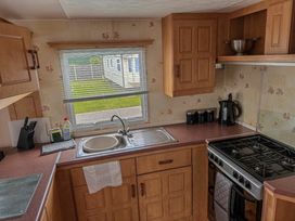 Sundowner Holiday Park - Holiday Accommodation 15072 - Norfolk - 1185671 - thumbnail photo 10