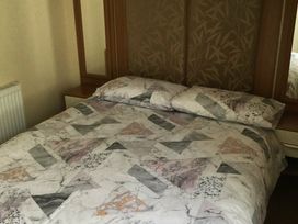 Cayton Bay Caravan Park - Holiday Accommodation 1511 - North Yorkshire (incl. Whitby) - 1185678 - thumbnail photo 3