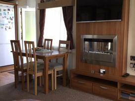 Cayton Bay Caravan Park - Holiday Accommodation 1511 - North Yorkshire (incl. Whitby) - 1185678 - thumbnail photo 5