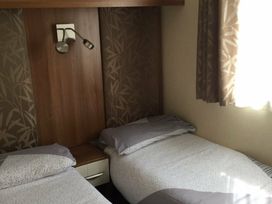 Cayton Bay Caravan Park - Holiday Accommodation 1511 - North Yorkshire (incl. Whitby) - 1185678 - thumbnail photo 6